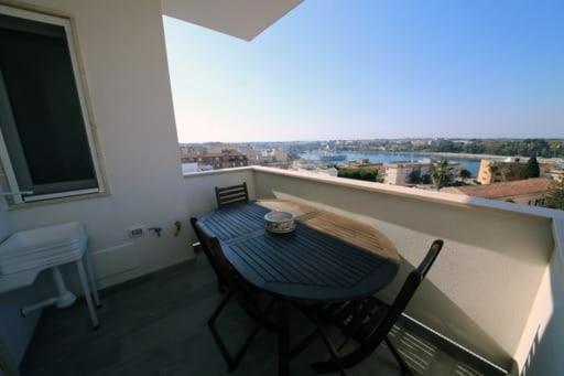 7 Cielo Apartment Brindisi Bagian luar foto