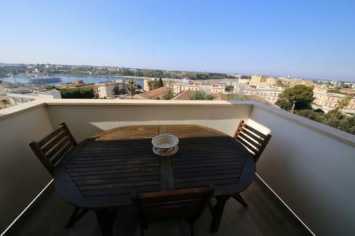 7 Cielo Apartment Brindisi Bagian luar foto